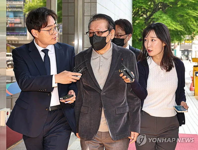 건진법사, 김건희 여사 측에 문자 보내 인사청탁…검찰 “경위 집중 추궁” / 연합뉴스