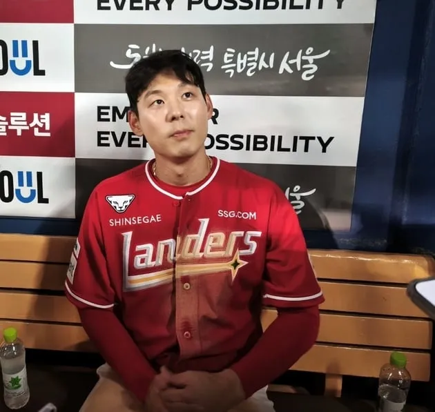 “3안타 맹타”…SSG 김성욱, LG전 선발 데뷔→이적 후 첫 승리 견인 / 연합뉴스