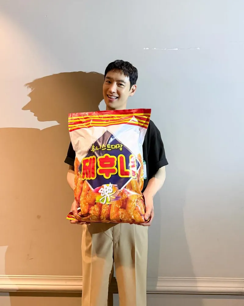 “하루빨리 가까이서 뵙고파요”…이제훈, 환한 미소에 담긴 고마움→따뜻한 소통의 순간 / 배우 이제훈 인스타그램