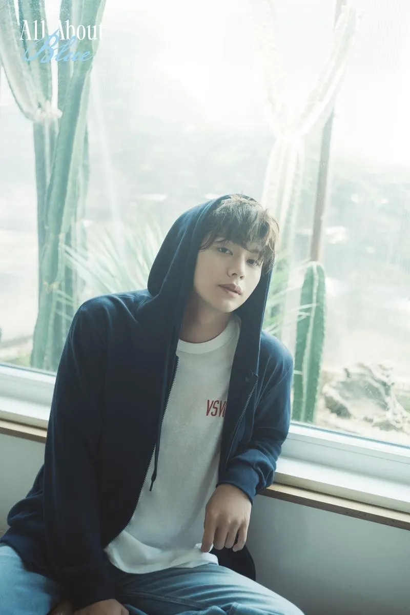 “깊어진 눈빛에 물든 순간”…육성재, ‘All About Blue’로 성숙美→팬 기대 심장 뛰어