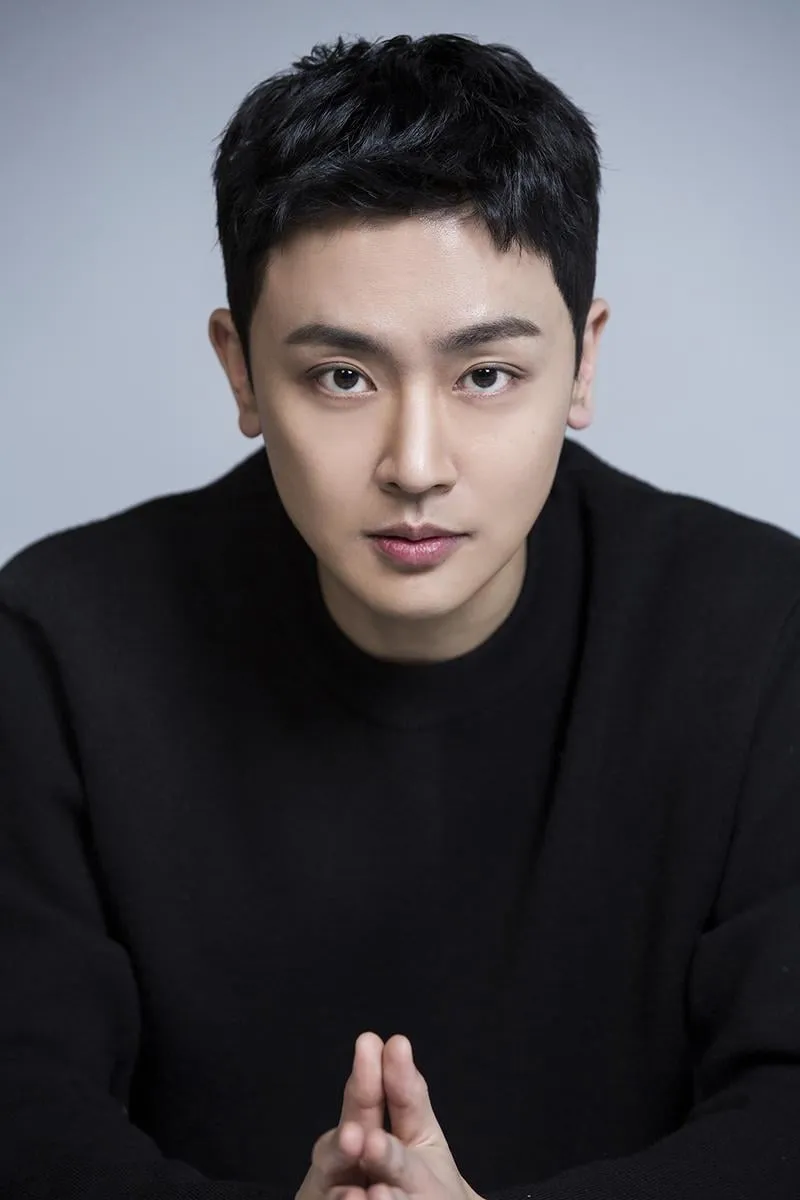 “명문대 훈남의 이유 있는 변신”…장재호, ‘살롱 드 홈즈’ 출연→새로운 존재감 / 와이원엔터테인먼트