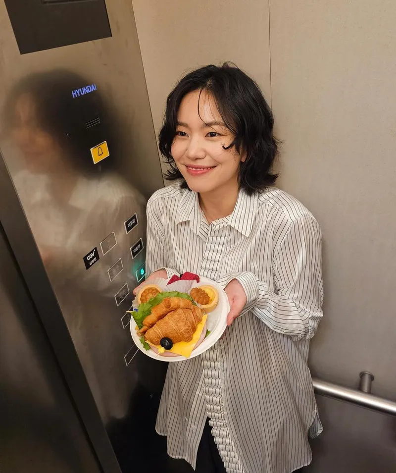“설트리스입니다 열심히 해보겠습니다”…이설, 환한 미소→설렘 가득 첫걸음 / 배우 이설 인스타그램
