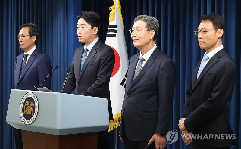 오광수 민정수석, 차명 부동산 의혹 파장