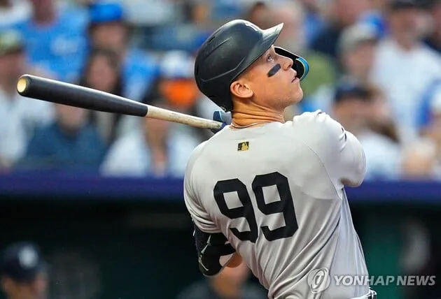“143m 대형 홈런 작렬”…저지, 캔자스시티전 투런포→MLB 시즌 장거리 3위