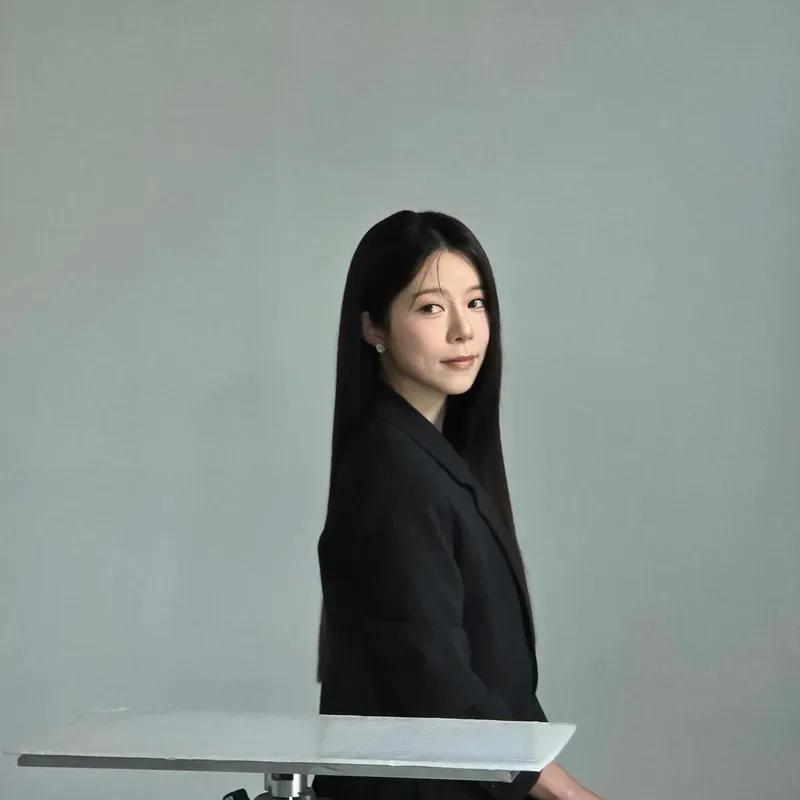 “살빠지고 찍는 프로필사진”…양지은, 단정한 미소→절제된 카리스마 / 가수 양지은 인스타그램