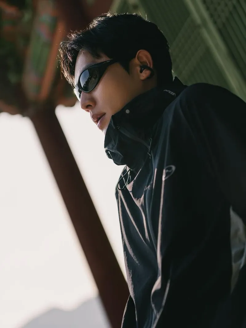 “기록을 넘어, 감각을 달리다”…권화운, 도심 속 고요→프리미엄 사운드의 여운 / 배우 권화운 인스타그램