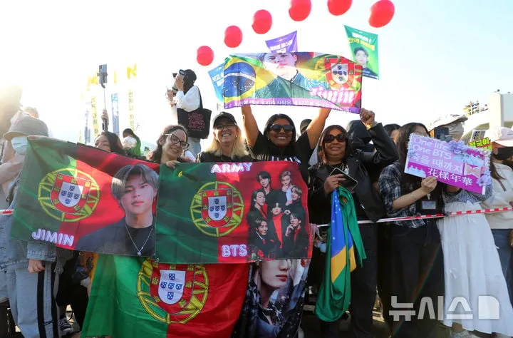 “1580만 돌파”…방탄소년단(BTS), 전역 라방에 전세계 흔들→하이브 사옥 팬몰이