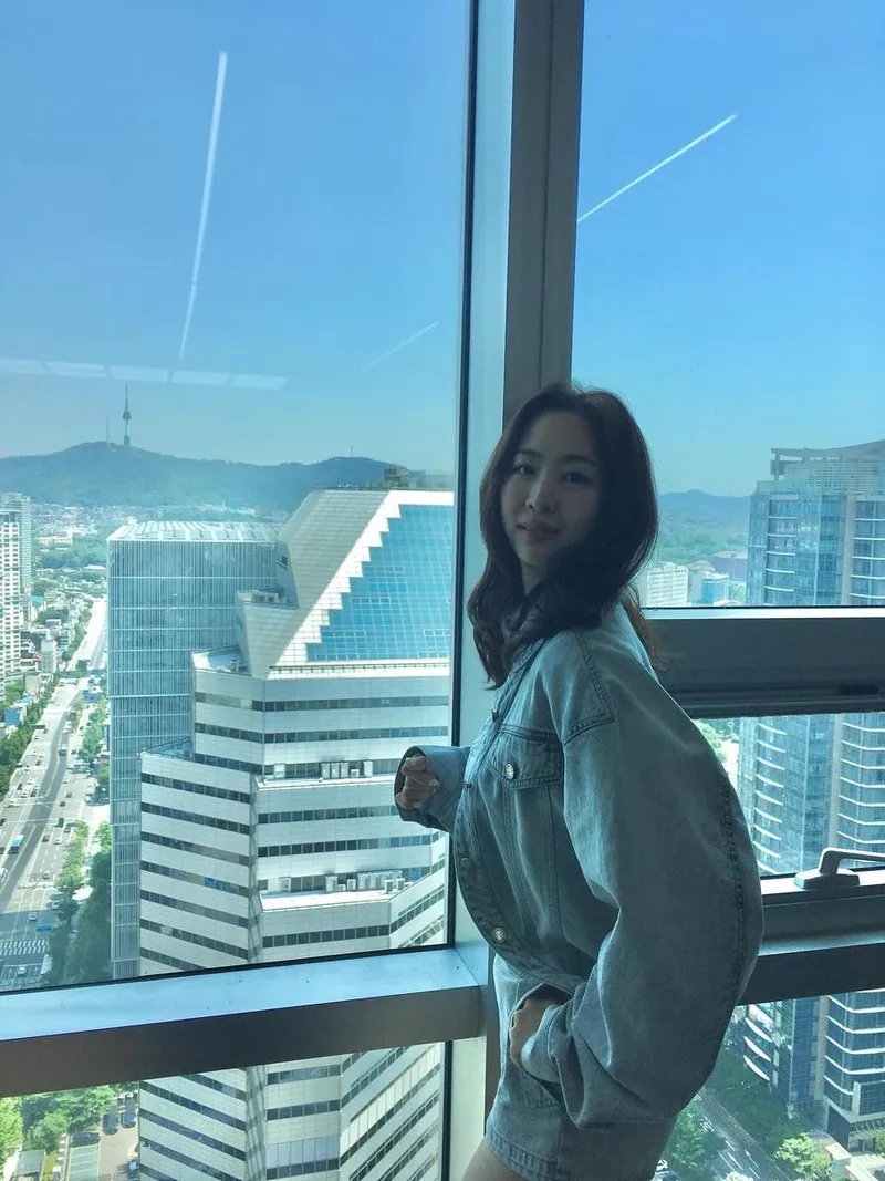“6월의 설렘이 번진 순간”…김다솜, 청량한 오후→기대 가득한 시선 / 배우 김다솜 인스타그램