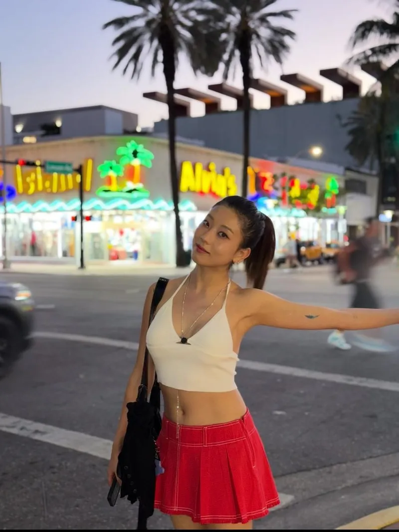 “FL”…장승연, 붉은 태양 아래→자유를 품은 여름 감성 / 걸그룹 CLC 장승연 인스타그램