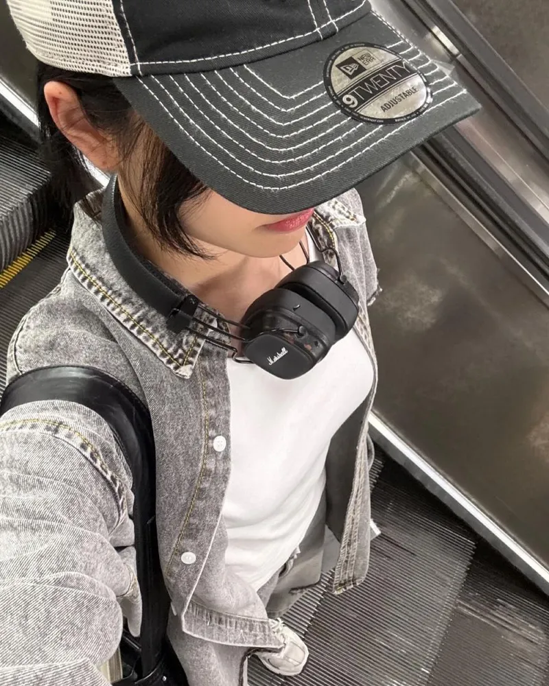 “고양이처럼 조용히 흘러”…이수진, 도시 산책→일상 속 잔상 / 걸그룹 위클리 이수진 인스타그램
