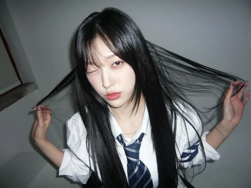 “Artms 댄스동아리”…최리, 자유분방 미소→윙크로 전하는 리듬 / 걸그룹 아르테미스 최리 인스타그램