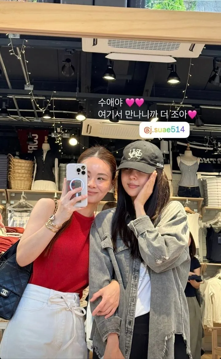 “청순함 가득한 근황”…조수애·경맑음, 우정의 포즈→팬들 감탄