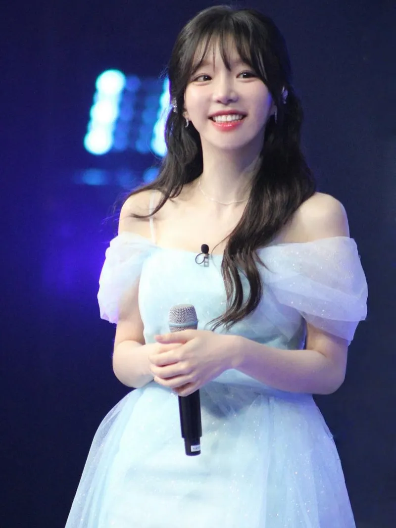 “잘나온건 피박”…염유리, 환한 미소→여름밤 동화 같은 무대