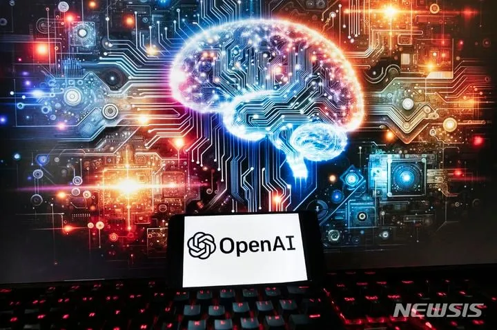 오픈AI 광고 도입 신호…AI 산업, 감시 자본주의 경계→미래 과제 부상