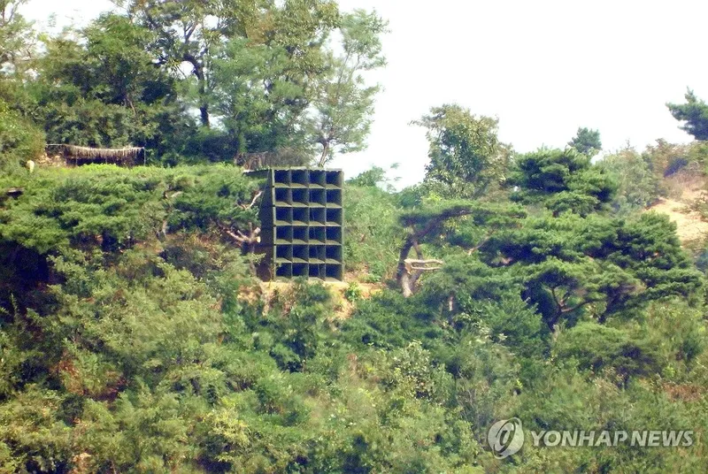 강화군 접경에 잔잔한 노래만 울려퍼져