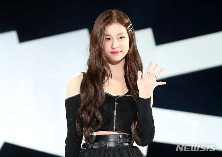 “복귀설에 쏠린 시선”…김가람, 전속계약 논의설→사실무근 해명