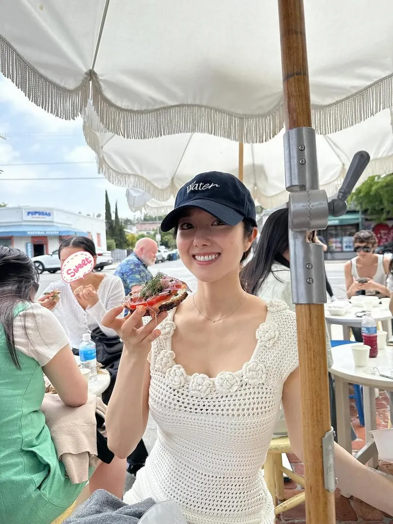 “I love bagels”…이혜성, 초여름의 여유→햇살 아래 싱그러운 미소 / 방송인 이혜성 인스타그램