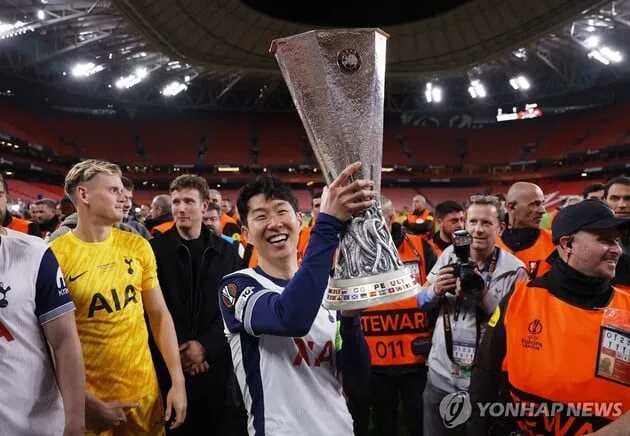 “4만8천907유로 낙찰”…손흥민, UEL 결승 유니폼→최고가 경매 기록