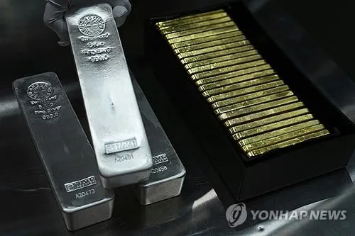 은값 13년 만에 최고치…백금 가격 20% 급등
