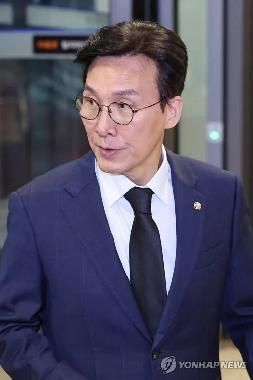 김민석, 김문수 전 장관 형님상 직접 조문