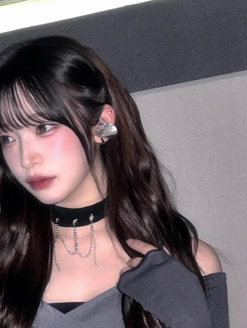 “은은하게 번진 눈빛”…하루나, 어둠 속 고요함→몽환적 무드 완성 / 걸그룹 빌리 하루나 인스타그램