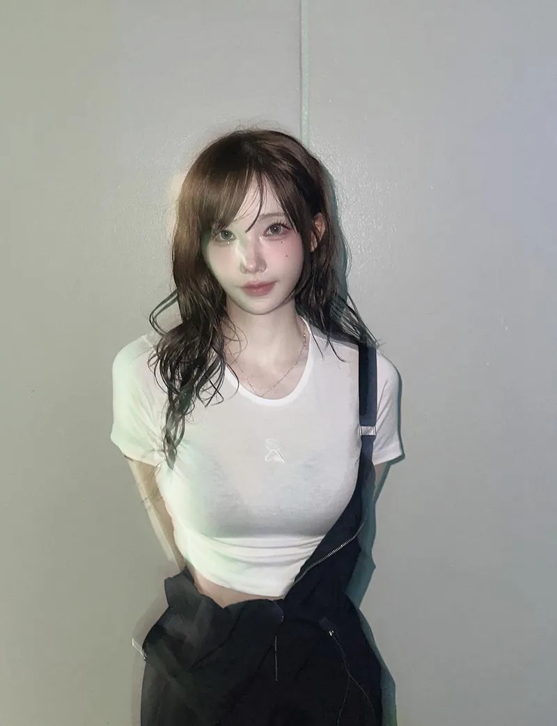 “손끝까지 전해진 무대의 열기”…마젠타, 부산에서 에너지 폭발→청량 감성 직진 / 걸그룹 QWER 마젠타 인스타그램