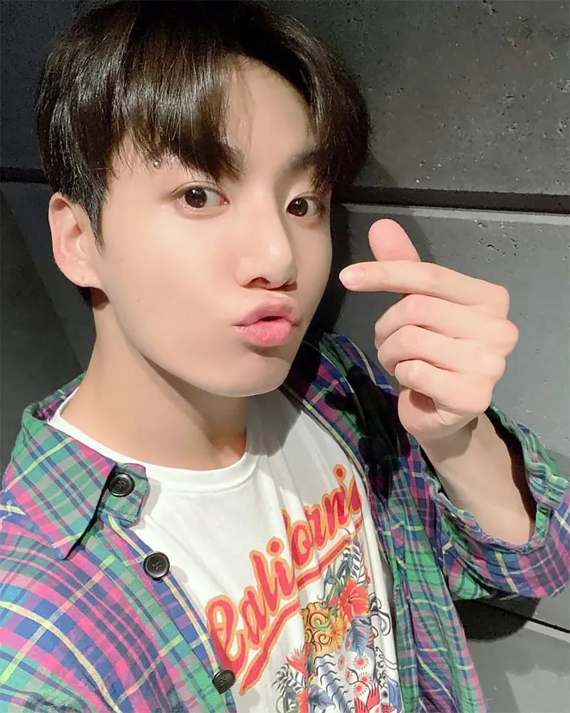 “세계를 물들인 축하 물결”…방탄소년단(BTS) 정국, 전역ㆍ데뷔 기념→팬들 선행 릴레이