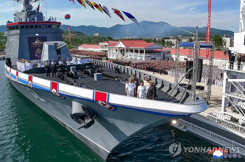 북한 구축함 강건함, 3주만에 진수식 단행