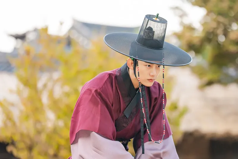 “집착 가득한 눈빛”…옥택연, ‘남주의 첫날밤을 가져버렸다’서 냉혈한→직진 사랑꾼 변신