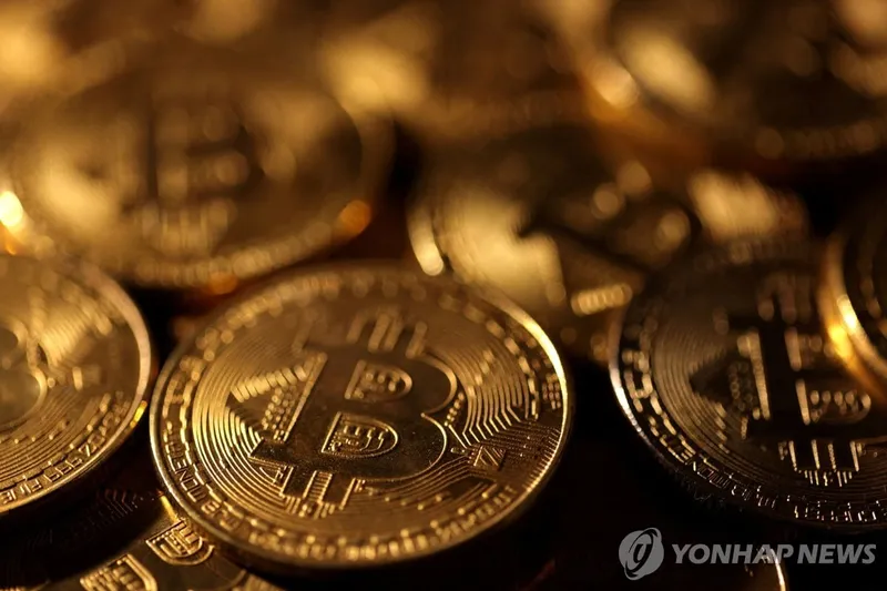 비트코인, 이스라엘-이란 공습 영향에 4% 하락…10만4,000달러선 마감