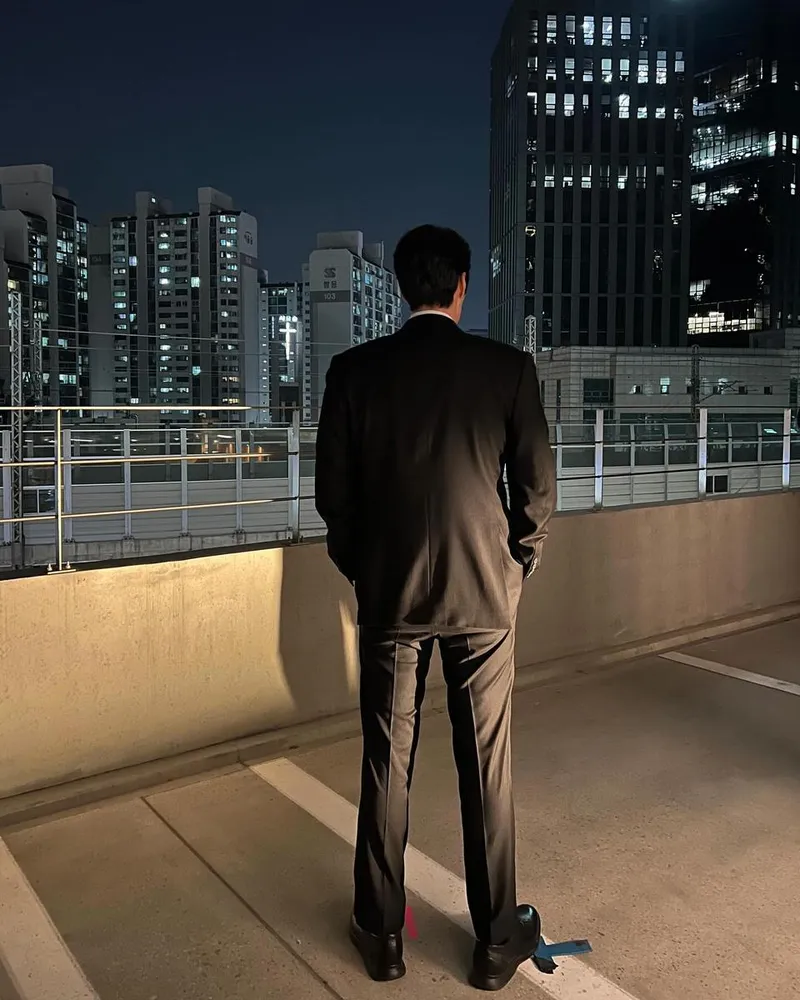 “남기준 모음.zip”…소지섭, 도시의 밤 속→정적 감정 압도 / 배우 소지섭 인스타그램