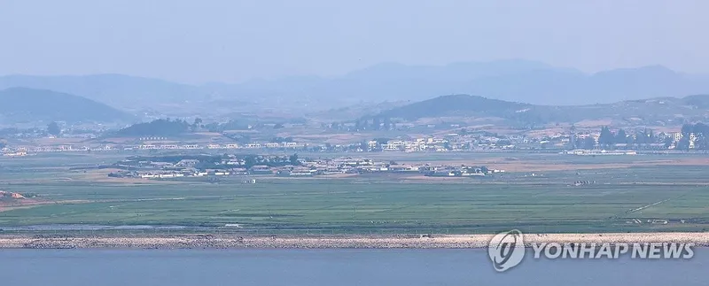 북한 전면 소음방송 중단의 조용한 균열