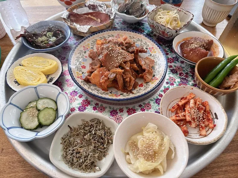 “드디어 집밥 단소도 먹고”…신지, 정갈한 상차림에 담긴 힐링→여름의 소박한 위로 / 코요태 신지 인스타그램
