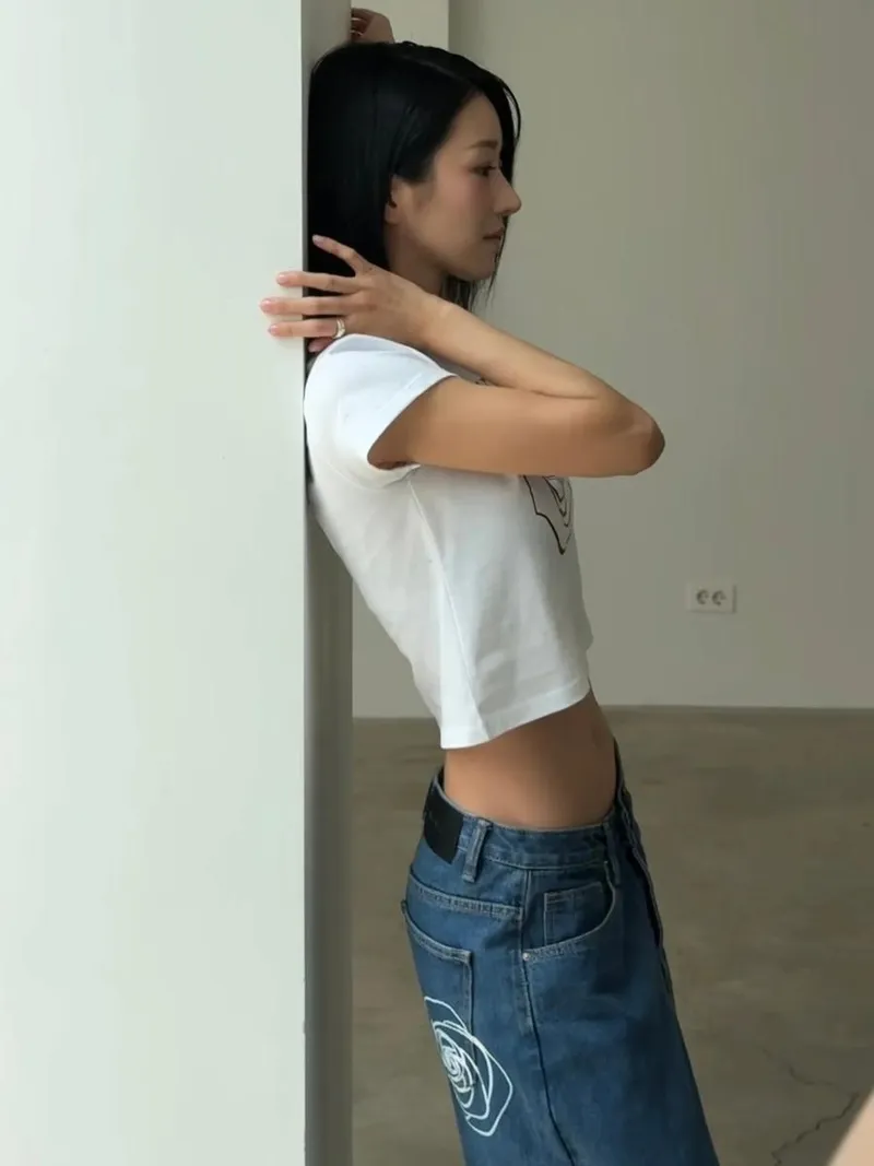 “모퉁이에 기대어”…서예지, 고요한 시선→여름 감성 절정 / 배우 서예지 인스타그램