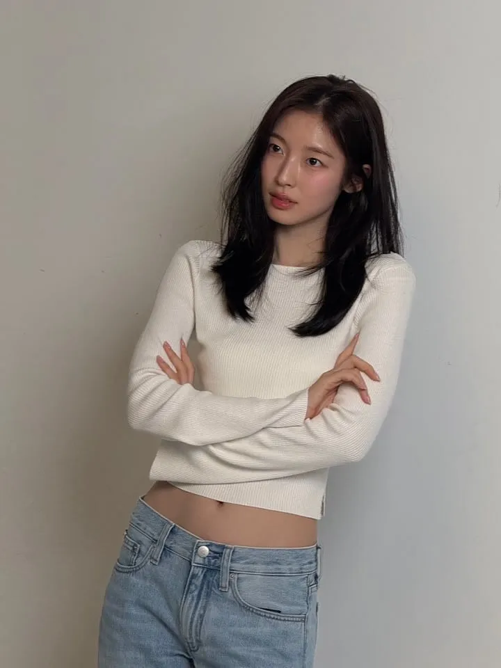 “차분함 속에 머문 시선”…최예원, 여름 저녁→청아한 아우라 / 걸그룹 오마이걸 아린 최예원 인스타그램