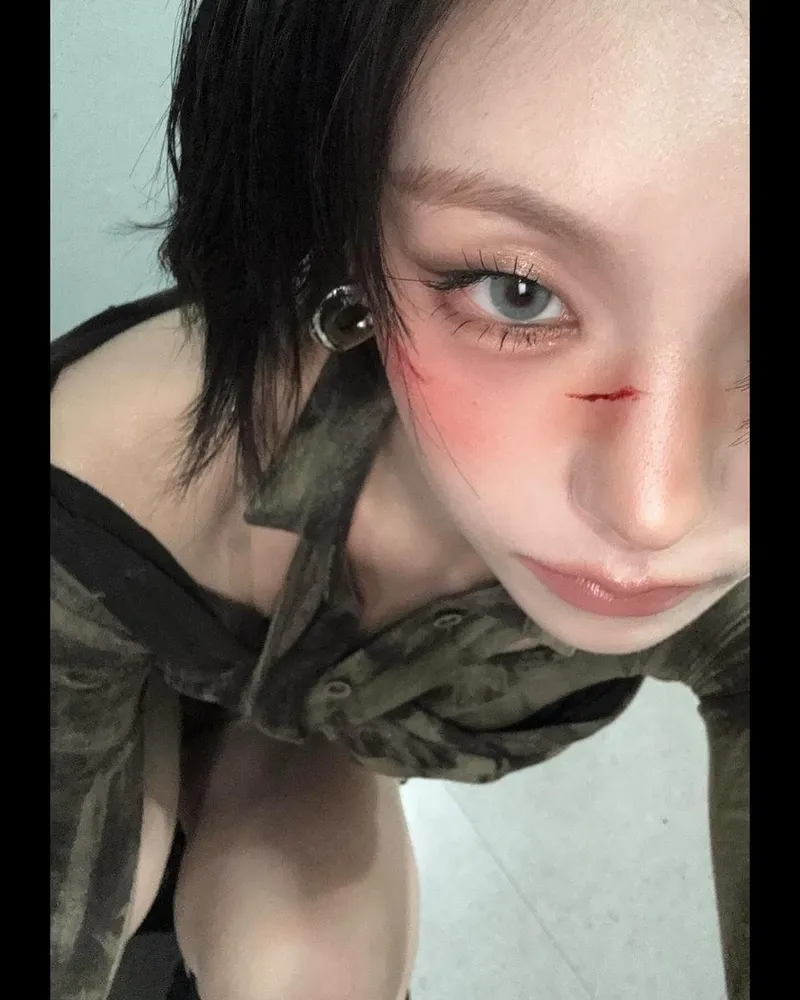 “어제,오늘”…예지, 거울 같은 눈빛→강렬한 존재감 / 걸그룹 있지 예지 인스타그램