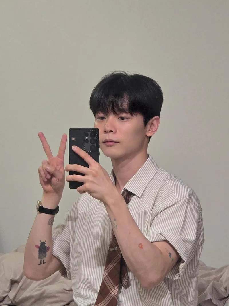 “생일축하해주셔서 감사함니댜”…신예찬, 여름밤의 고백→잔잔한 반전 매력 / 그룹 루시 신예찬 인스타그램