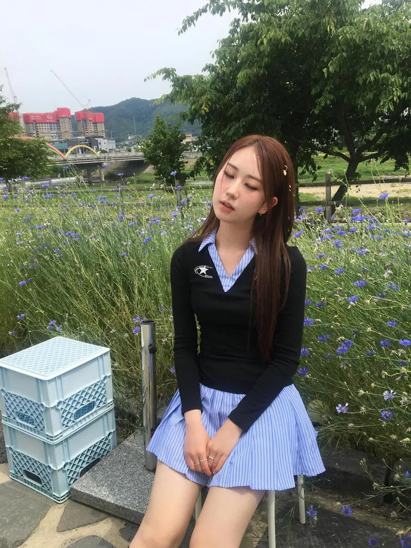 “자는거 아님”…전유진, 청초한 순간→초여름 낮잠의 서정 / 가수 전유진 인스타그램