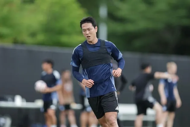 “김기희 SNS 논란 직언”…김영권, 울산 주장 책임감 강조→팬 지지 이끌어 / 연합뉴스