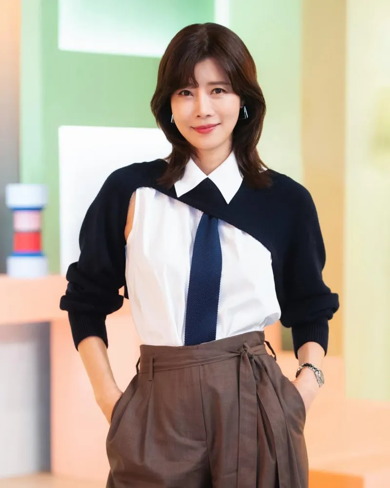 “새로운 시작의 설렘 담았어요”…유선, 청량한 미소→건강 에너지 피어나다 / 배우 유선 인스타그램