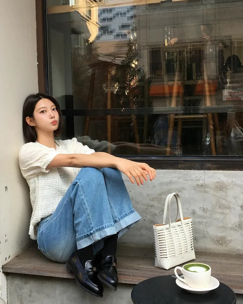 “솔솔 바람이 기분 좋게 부는 순간”…박나언, 여름 오후→청량한 휴식 미학 / 환승연애2 출연자 인플루언서 박나언 인스타그램