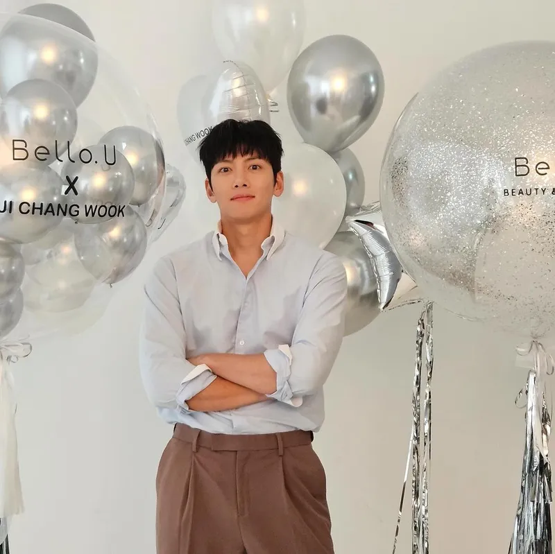 “특별한 만남을 기다립니다”…지창욱, 설렘 가득한 시선→여름의 초대 / 배우 지창욱 인스타그램