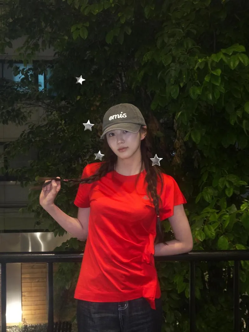 “별빛 아래 선명한 여름”…권은빈, 푸른 밤에 스며든 청량 변주 / 걸그룹 CLC 권은빈 인스타그램