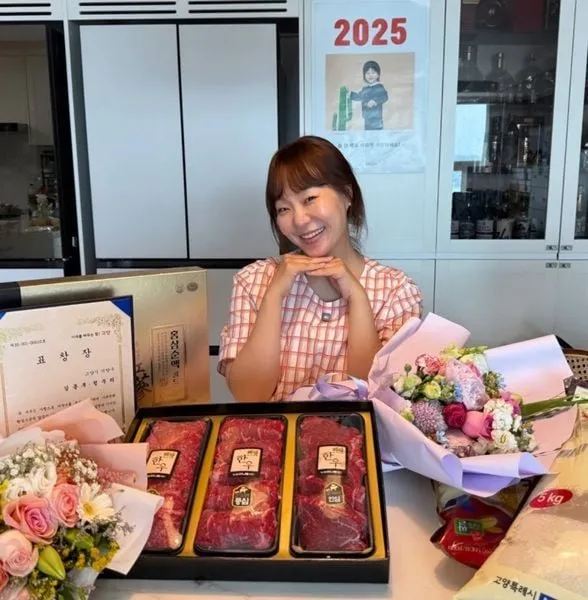 “웃음 뒤 감춰진 진심”…정주리, 다섯 아들과 상 받은 순간→잔잔한 감동
