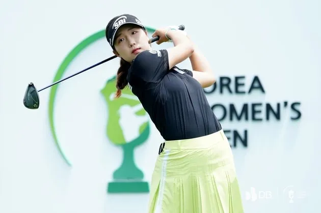 “장타와 퍼팅 완벽 조화”…이동은, 한국여자오픈 3R 공동 선두→첫 우승 도전