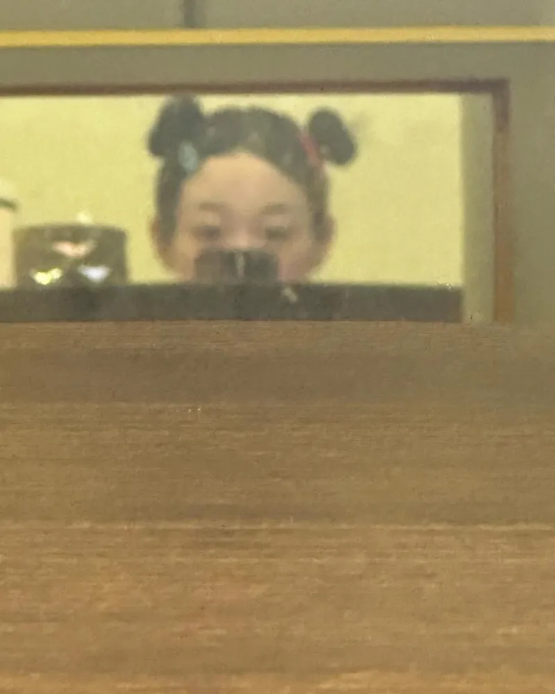 “익살스러운 순간”…이유미, 거울에 담긴 여름→유쾌한 힐링 무드 / 배우 이유미 인스타그램