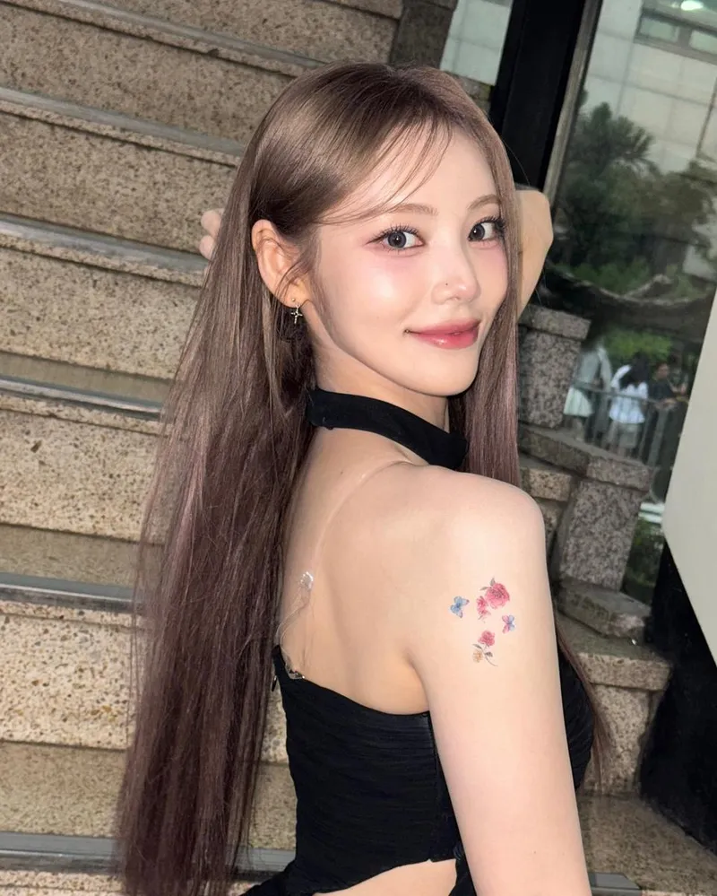 “행복했던 생일이었다”…진솔, 미소 한가득→여름 감성 폭발 / 걸그룹 아르테미스 진솔 인스타그램