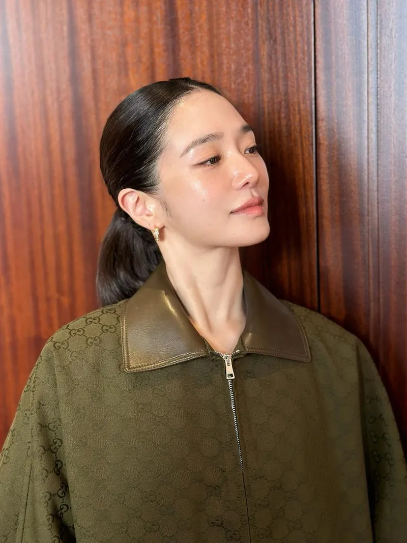 “깊은 시선 따라간 고요”…박규영, 절제된 포즈→여름 초록빛 미학 / 배우 박규영 인스타그램
