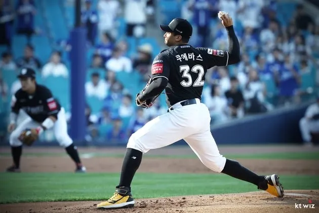 “천적 본색”…쿠에바스, 삼성 상대 또 완벽투→kt 10-3 완승 견인 / 연합뉴스