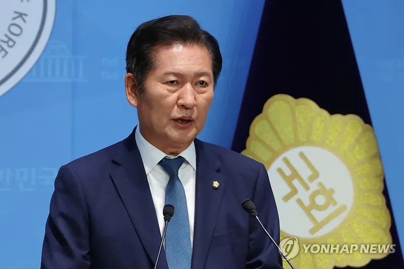 “정청래, 이재명 정부 동행 선언”…더불어민주당 당대표 출마→친명계 세력 구도 격화